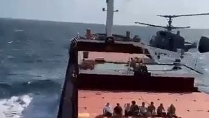 Un oficial al companiei care deține cargoul Sukru Okan povestește cum a decurs percheziția, după ce rușii au tras focuri de avertisment în Marea Neagră pentru a opri nava