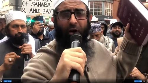 Un lanț de cinematografe din Marea Britanie anulează proiecțiile unui film despre fiica profetului Mahomed, după protestele musulmanilor