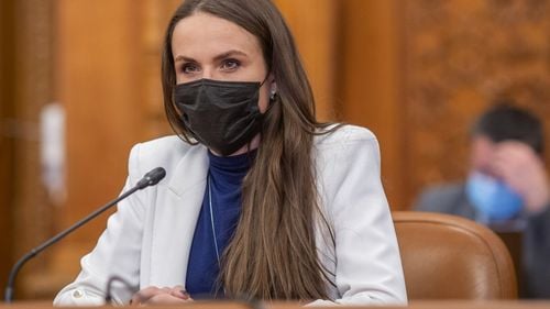 Oana Țoiu (USR), despre brățările electronice care protejează victimele violenţei domestice: „Bode cumpără brăţări doar pentru 1 din 4 agresori. Pentru 3 din 4 victime, cum le-o fi norocul”