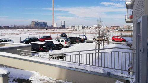 Afacerea grădiniței mutate de Primăria Sector 4 la marginea orașului: Sume uriașe plătite pe chirie, amenajare și avizul ISU pentru doar șase luni de funcționare, părinții reclamă că o mașină de pompieri nu poate ajunge la imobil