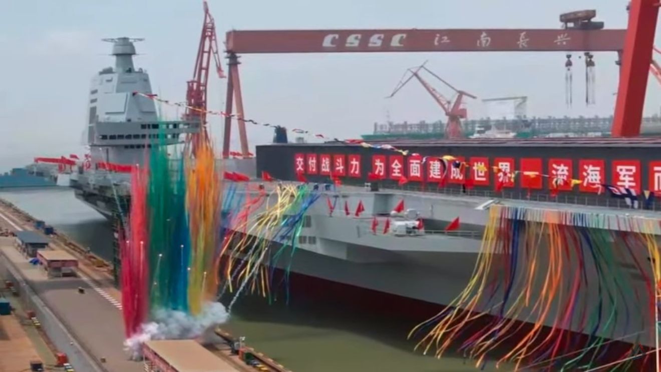 VIDEO China a lansat al treilea portavion, denumit Fujian