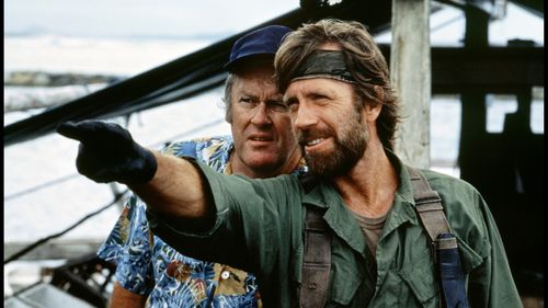 Cum au apărut „Chuck Norris facts”, glumele virale despre actor care au făcut istorie pe internet