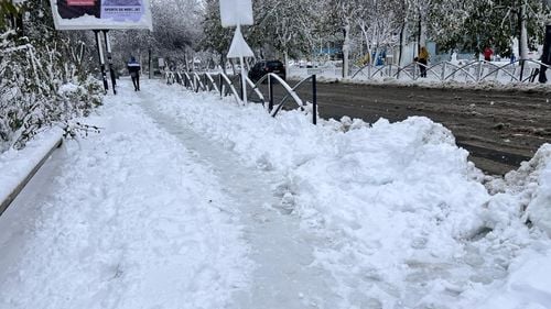 S-a redeschis circulația pe DN26 Galați - Murgeni. Drumul fusese închis de viscol