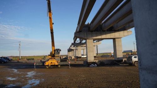 Ministrul Grindeanu, nemulțumit că în două săptămâni s-au montat doar 22 de grinzi pe centura Timișoarei / Construcția Variantei Ocolitoare Timişoara Sud costă peste 272 de milioane de lei
