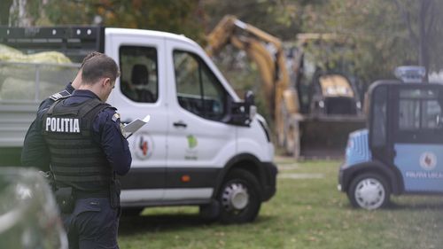 Poliția Capitalei a deschis dosar penal după ce două persoane ar fi fost rănite de un buldozer, pe șantierul din Piața Unirii