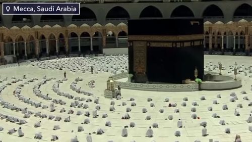 VIDEO Musulmani imunizați la Mecca în prima zi a Ramadanului