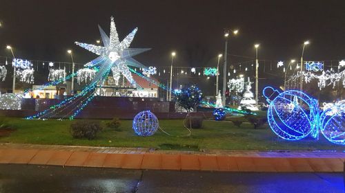 Primarul Sectorului 4: Vom avea luminițe de sărbători și anul acesta, dar doar în intervalul 1 decembrie - 8 ianuarie 2023 / Discutăm cu specialiștii să găsim o soluție pentru a nu le ține aprinse toată noaptea