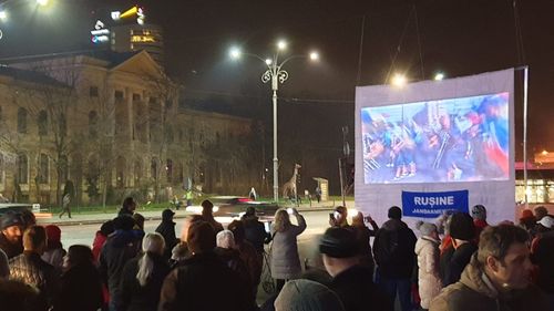 VIDEO Miting în Piața Victoriei pentru a marca șase luni de la manifestația din 10 august: Au fost proiectate imagini cu violențele jandarmilor împotriva protestatarilor pașnici