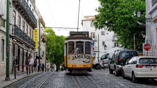 Sondajele prevăd o înfrângere a socialiştilor la alegerile de duminică din Portugalia