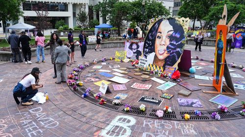 Departamentul de Justiție al SUA cere o zi de închisoare, deja executată, pentru un ofițer de poliție condamnat pentru moartea afro-americanei Breonna Taylor în 2020