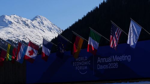 PDG-ul Forumului de la Davos demisionează după o anchetă privind legăturile sale cu Epstein