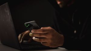 Directoratul Naţional de Securitate Cibernetică a întocmit un ghid de sfaturi practice pentru prevenirea fraudelor online, de sărbători