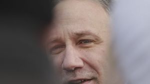 Exclusiv: CNATDCU a suspendat analiza doctoratului lui Bogdan Licu, teză suspectă de plagiat, deși două instanțe au refuzat o cerere în acest sens a procurorului general adjunct