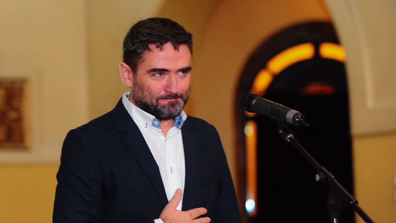 Liviu Pleșoianu o contracandidează pe Viorica Dăncilă la șefia PSD / El o acuză pe șefa guvernului de o apropiere de ”statul paralel”
