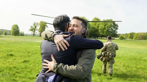 Vizită surpriză a lui Volodimir Zelenski la Londra / Președintele Ucrainei se întâlnește cu premierul Rishi Sunak pentru "negocieri substanțiale"