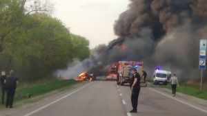 Accident grav în vestul Ucrainei: cel puţin 27 de morți / Au fost implicate un autobuz, un microbuz și o autocisternă