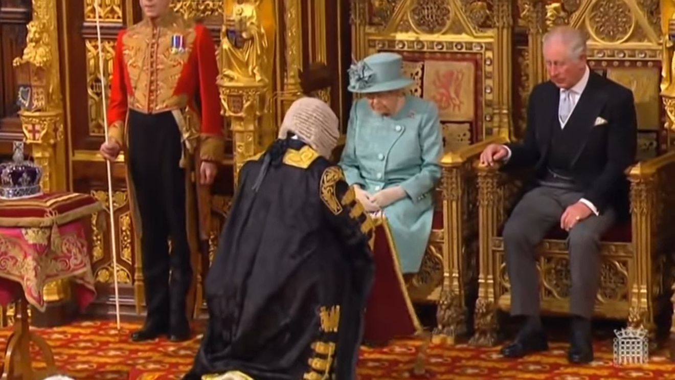 Discursul Reginei: Prim ministrul britanic Boris Johnson își prezintă programul legislativ într-un context politic favorabil