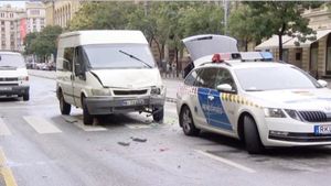 Autorităţile maghiare au găsit 4,4 kilograme de marijuana într-un microbuz care se deplasa din România spre Italia