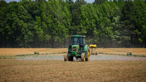 DOCUMENT | Fermierii vor primi adeverințele din registrul agricol doar dacă nu au datorii la bugetul local, prevede proiectul de reformă a administrației locale