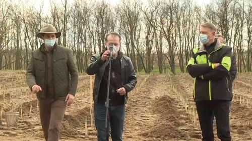 VIDEO Iohannis și Cîțu, împreună în premieră la un eveniment public: campania de împădurire pe terenurile deșertificate din Dolj