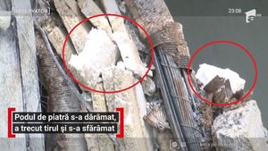 VIDEO Imagini dramatice la podul prăbușit și care fusese garantat de baronul PSD Ionel Arsene: reporterii Observator au găsit în pilonul podului bucăți de polistiren în loc de beton
