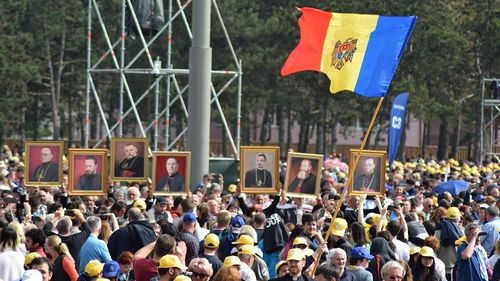 VIDEO Papa Francisc la Blaj, pe Câmpia Libertății. 120.000 de oameni au asistat la Sfânta Liturghie pentru beatificarea episcopilor-martiri ai Bisericii Greco-Catolice