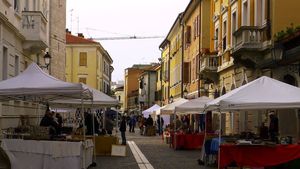 Tensiuni într-un oraş italian, după ce primarul de extremă dreapta a interzis rugăciunile musulmanilor în centre culturale / ”Ei trebuie să respecte legile”