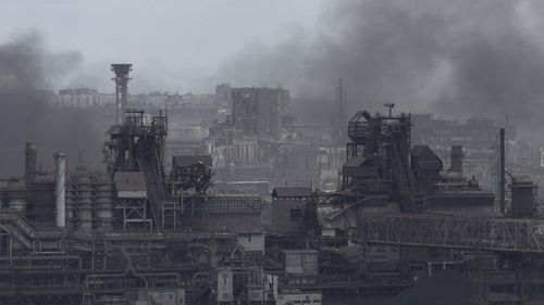 Rusia susține că a descoperit la Azovstal peste 150 de cadavre ale unor soldați ucraineni într-un furgon al cărui sistem frigorific nu funcționa / „Patru mine au fost descoperite sub corpuri” / Rușii spun că vor să le predea Kievului
