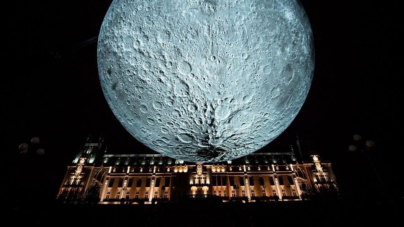 ADVERTORIAL Lights in the Park - Luna și Planeta Marte pot fi „explorate” în parcurile IULIUS