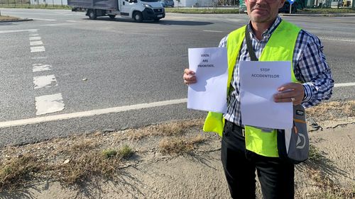 Un sibian protestează din cauza accidentelor produse pe o stradă din Sibiu: „Cer autorităților să facă ceva” / A fost martorul mai multor accidente, ultimul s-a produs vineri