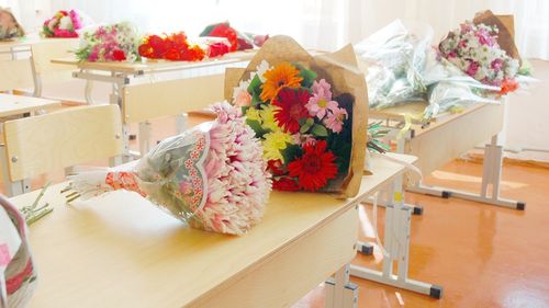 Bursă de merit cu media 1,59, în Sibiu / Directoare de școală: ”Aplicăm legea, ce comentariu să am?” / Primar: ”Se potrivește vremurilor noastre. Poți să faci orice și cu media 1,50”