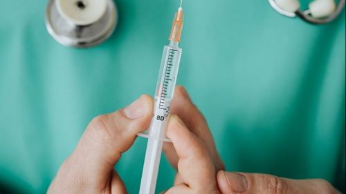 Aproape 2.000 de medici din Italia, suspendaţi din activitate pentru că au refuzat să se vaccineze împotriva COVID-19