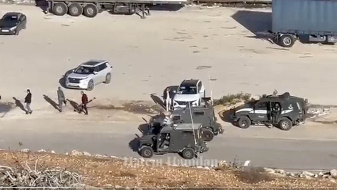 Atmosferă tensionată la Beitunia, unde sute de palestinieni s-au adunat pentru primirea prizonierilor care vor fi eliberați în cadrul acordului dintre Israel și Hamas