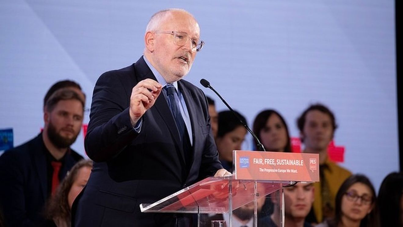 Frans Timmermans îndeamnă europenii să diminueze căldura din case pentru a lupta mai eficient cu Putin