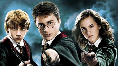 Locomotiva salvată de la fier vechi, pregătită pentru Hogwarts, în noul serial Harry Potter