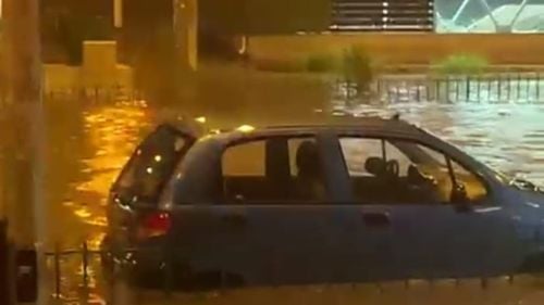 FOTO Aproape 400 de intervenții ISU în Capitală și localități din Ilfov, pe cod portocaliu și roșu de inundații / A fost RO-Alert și pe litoral