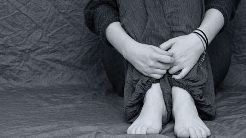 Doi minori din Covasna au fost arestați pentru 30 de zile sub acuzația de viol și pornografie infantilă/ Unul ar fi comis fapta, iar celălalt a filmat și distribuit video altor persoane