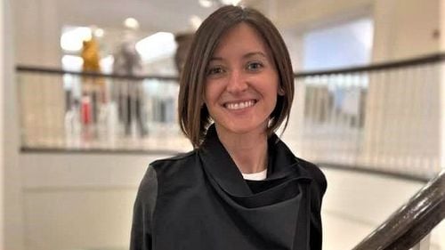 Şefa Procuraturii Anticorupţie din Republica Moldova, intrată în conflict cu conducerea ţării, a demisionat. „Nu merită să te întorci acasă”, spune Veronica Dragalin care a fost procuror în SUA