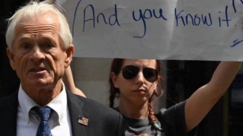 Caz istoric. Un fost consilier al lui Trump, Peter Navarro, intră la închisoare pentru sfidarea Congresului / A refuzat să se conformeze unei citații din partea Comisiei Speciale a Camerei Reprezentanților
