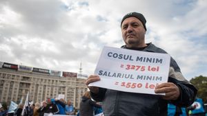 Declic anunță miercuri un protest la Palatul Victoria, în timpul ședinței de Guvern pe tema salariului minim european/ Actori care îi vor interpreta pe ,,Nicolae Ciucă’’, ,,Marcel Ciolacu’’ și ,,Marius Budăi’’ vor lua masa în fața Guvernului