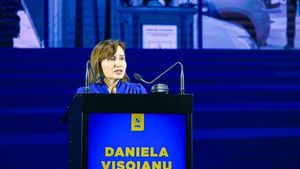 Cine este Daniela Vișoianu, noul consilier al ministrului Educației: legături cu băieții deștepți din energie și un contract chiar cu Ministerul și cu ONG-ul lui Cumpănașu. Vișoianu spune că funcția de consilier "e posibil prea puțin" pentru ea