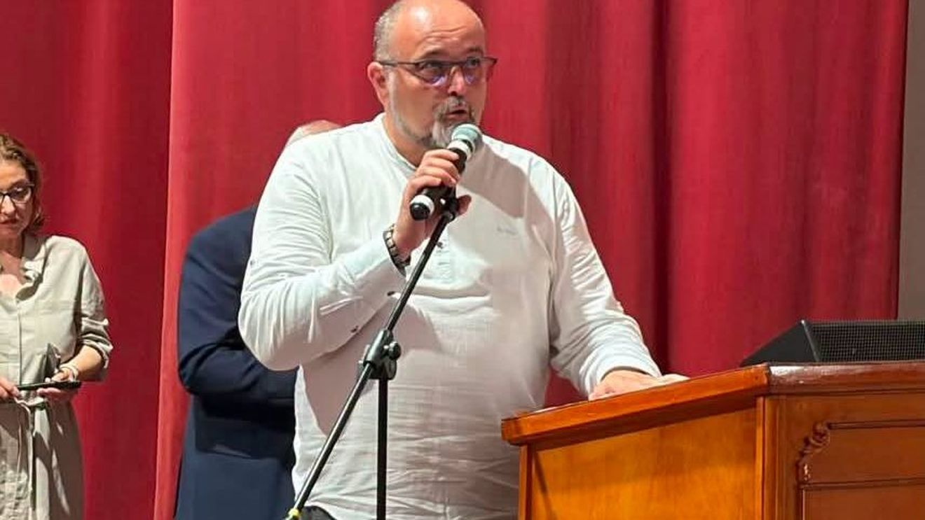 Un preot din Argeș a fost suspendat și este cercetat disciplinar după ce a fost ales președintele unei organizații locale PSD