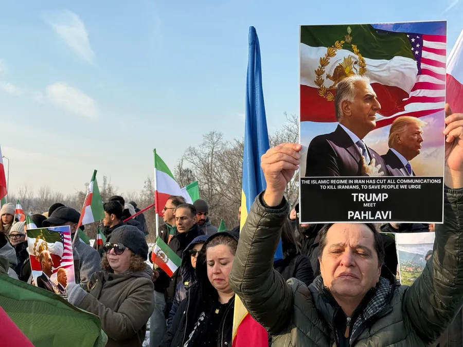 protest iranieni ambasada SUA București