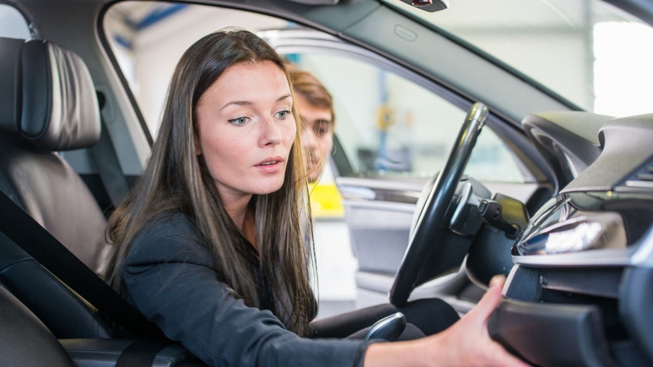 Topul Consumer Reports al celor mai fiabile mașini second-hand cu vechime de 5-10 ani: Conduc mărcile Toyota, Tesla e la coada listei / Top 5 e japonez