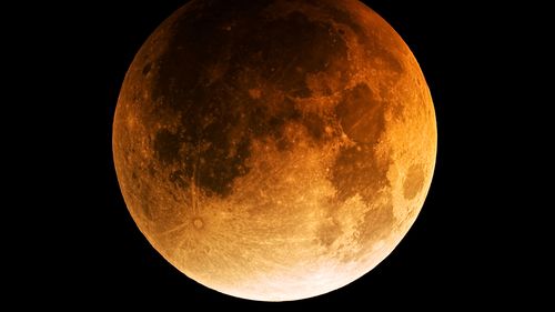 Eclipsă totală de lună, duminică noaptea și fenomenul de „lună roșiatică”: vor putea fi observate și din România/ Observatorul astronomic din Bucureștiare program special