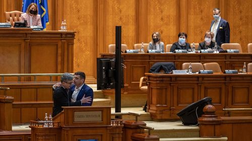 Virgil Popescu, după ce a fost jignit de George Simion: Nu am dat curs provocării, a fost o provocare pe care a încercat să o facă / Chestorii sunt tot deputați, nu sunt persoane de ordine