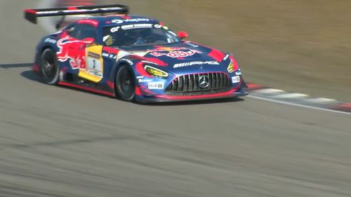 Mercedesul lui Verstappen a suferit probleme mecanice și a pierdut conducerea în cursa de la Nurburgring