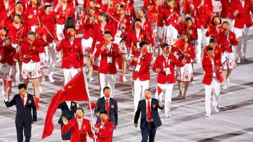 Cum exploatează industria modei din China Jocurile Olimpice / De ce toate brandurile de lux vor să se asocieze cu China atunci când chinezii nu mai cumpără lux