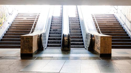 Primarul Capitalei, Nicuşor Dan: Schimbăm scările rulante din Piața Universității/ Scările respective au avut mai mereu probleme în cei 15 ani care au trecut de la ultima modernizare