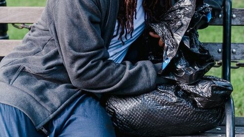 Un bărbat a fost găsit mort pe o bancă din Oradea